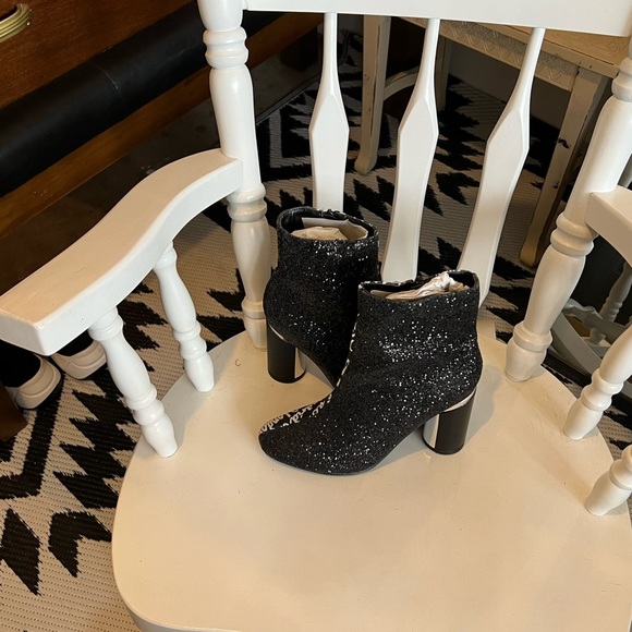 Brand New Heels - Picture 4 of 6